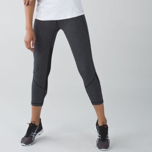 Lululemon Pace Rival Crop Black Heathered Wee Stripe Blue Waistband size 6 - Picture 2 of 11